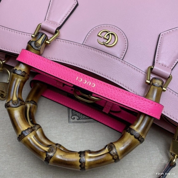 First bag ru GUCCI Diana medium bag tote 0811